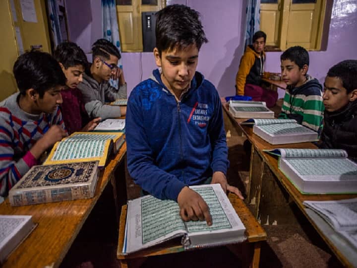Jammu Kashmir: Community Classes Commence Across Kupwara District, 1,400 Schools Registered J&K: Community Classes Commence Across Kupwara District, 1,400 Schools Registered