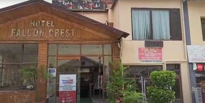 ਸੋਲਨ ਦੇ ਡੀਸੀ ਕੇਸੀ ਚਮਨ ਨੇ ਦੱਸਿਆ ਕਿ ਅਨਲੌਕ-2 ਤੋਂ ਬਾਅਦ ਹਰ ਰੋਜ਼ 6 ਹਜ਼ਾਰ ਲੋਕ ਹਿਮਾਚਲ ਆ ਰਹੇ ਹਨ ਤੇ ਹਫਤੇ ਦੇ ਅੰਤ ਵਿੱਚ 10 ਹਜ਼ਾਰ ਲੋਕ ਆਏ।