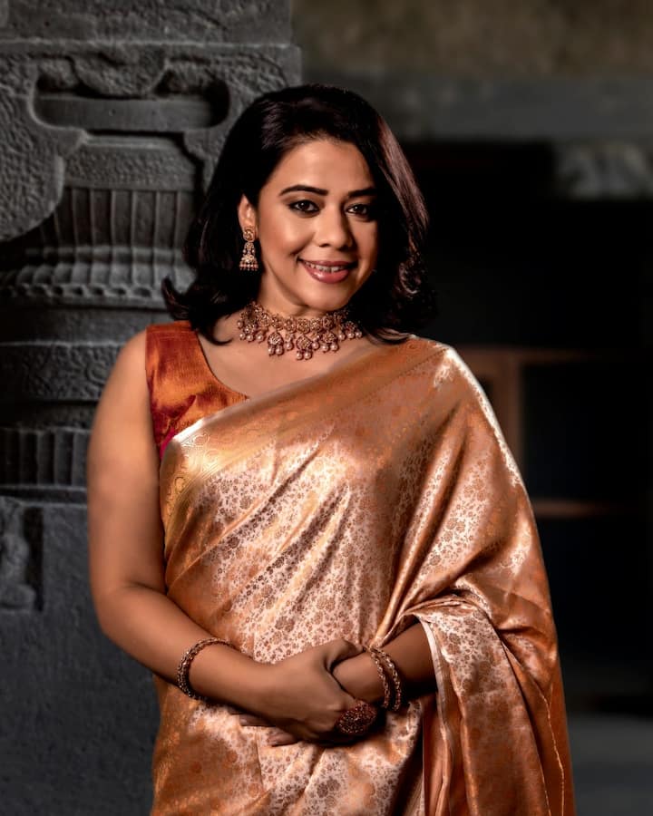 छोट्या पडद्यावरील लोकप्रिय अभिनेत्री अनिता दाते - केळकरचे (Anita Date-Kelkar) नवे फोटो शेअर केले आहे.  (photo : instagram @anitadate_kelkar)