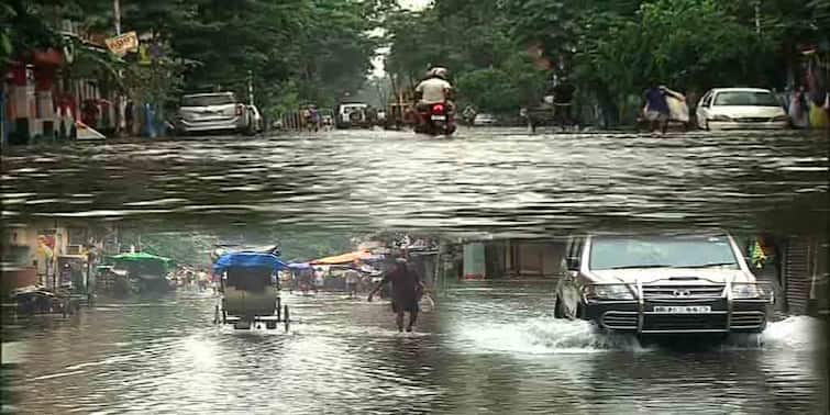 IMD issues Yellow alert in Kolkata heavy rains predicted today many areas still inundated Weather Alert:  এখনই রেহাই নেই, আজও ভারী বৃষ্টির হলুদ সতর্কতা কলকাতায়