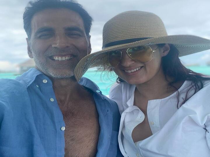 2001 ஆம் ஆண்டில் அக்‌ஷய் குமாரை மணந்தார் அதன் பின்பு அவர் நடிப்பிலிருந்து விலகினார்.