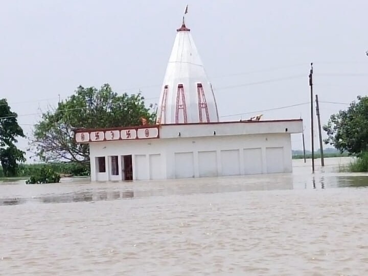 बिहारः गोपालगंज में मंदिर-मस्जिद के साथ स्कूल-मदरसा डूबा, 700 से अधिक परिवार को रेस्क्यू कर निकाला