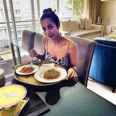 Priyanka Chopra से लेकर Ranbir Kapoor तक,  जानिए नाश्ते में क्या खाना पसंद करते हैं ये बॉलीवुड स्टार्स