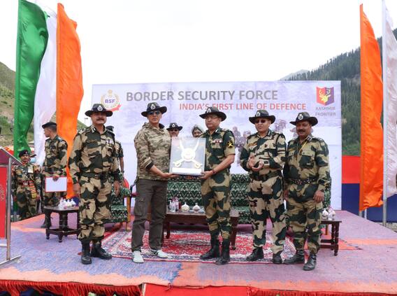 ਅਕਸ਼ੇ ਨੇ LOC ਕੋਲ ਪਿੰਡ 'ਚ ਸਕੂਲ ਦੀ ਉਸਾਰੀ ਲਈ ਡੋਨੇਟ ਕੀਤੇ 1ਕਰੋੜ ਦਿੱਤੇ ਦਾਨ