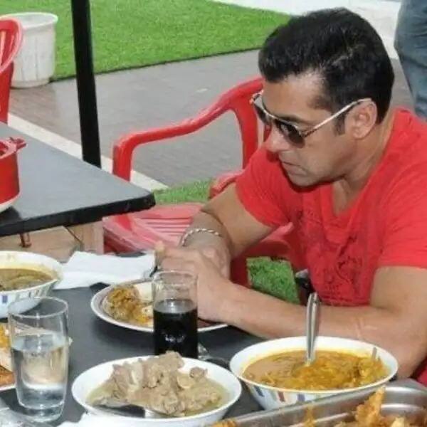 'राधे' एक्टर सलमान खान नाश्ते में रोटी, मक्खन, सब्जियां और कम फैट वाला दूध लेना पसंद करते हैं.