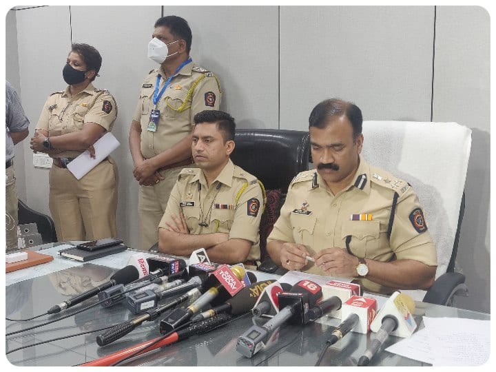 Racket running fake vaccine drive busted in Mumbai police arrested five ANN मुंबई में फर्जी वैक्सीन ड्राइव चलाने वाले रैकेट का भंडाफोड़, पुलिस ने पांच को किया गिरफ्तार