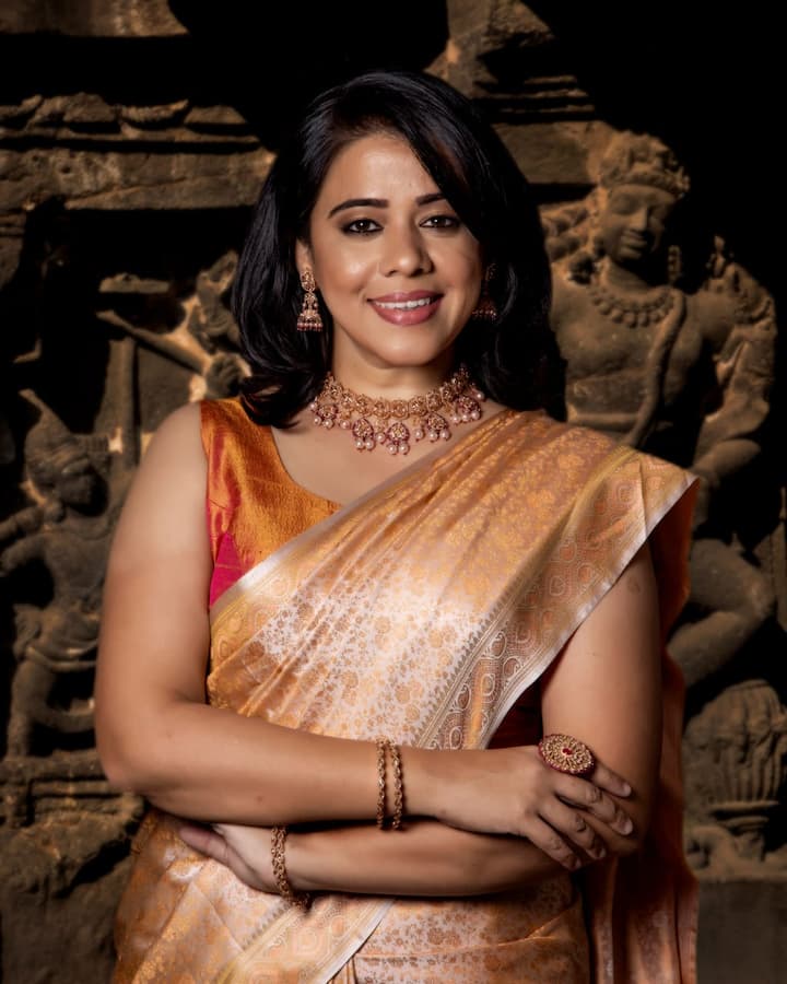 माझ्या नवऱ्याची बायको मालिकेतून घराघरात पोहोचलेली अनिता आज छोट्या पडद्याची लोकप्रिय अभिनेत्री बनली आहे. (photo : instagram @anitadate_kelkar)