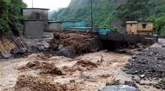 Uttarakhand के रामनगर में टापू पर फंसे तीन लोगों का रेस्क्यू | UK Flood