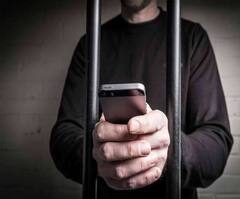 Deoria: कैदी का बात करते Video Viral, मामले की जांच में जुटी पुलिस