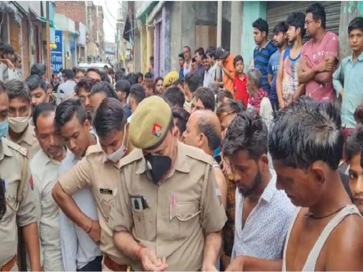 kidnapped child dead body found in kasganj uttar pradesh ann घर से करीब 100 मीटर दूर मिला अपहृत बच्चे का शव, परिजन बोले- किसी से नहीं थी दुश्मनी