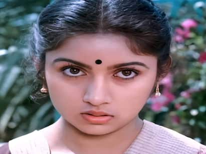 Actress Revathi flashback photos: ஓஹோ மேகம் வந்ததோ ஏதோ ராகம் தந்ததோ -  ரேவதி க்ளிக்ஸ்