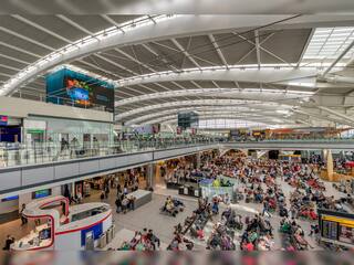 மதுரை : துபாயில் இருந்து கடத்தி வரப்பட்ட  831 கிராம்தங்கம், விமான நிலையத்தில் பறிமுதல்.. பெண் கைது..