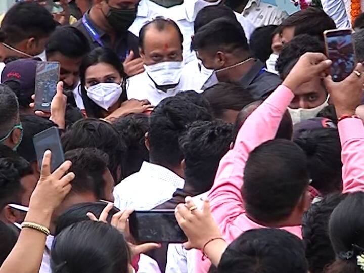 राज्यात कोरोनाची साथ आल्यापासून नियमांचं पालन करण्यात सर्वात दक्ष म्हणून उपमुख्यमंत्री अजित पवारांकडं पाहिलं जातं.
