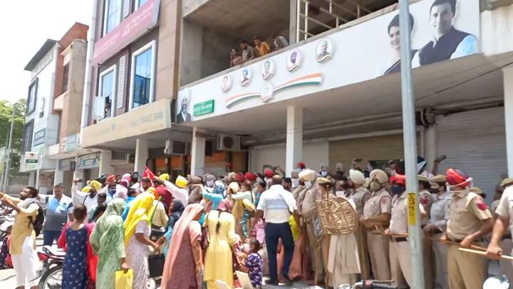 ਪ੍ਰਦਰਸ਼ਨਕਾਰੀਆਂ ਨੇ ਕਿਹਾ ਮਨਪ੍ਰੀਤ ਬਾਦਲ ਸ਼ਹਿਰ ਵਿੱਚ ਜਾ ਕੇ ਵਿਕਾਸ ਦੇ ਰਾਗ ਅਲਾਪਦੇ ਹਨ। ਨਾਲ ਹੀ ਪਹਿਲਾਂ ਇਨ੍ਹਾਂ ਥਰਮਲ ਪਲਾਂਟ ਖ਼ਤਮ ਕੀਤਾ।