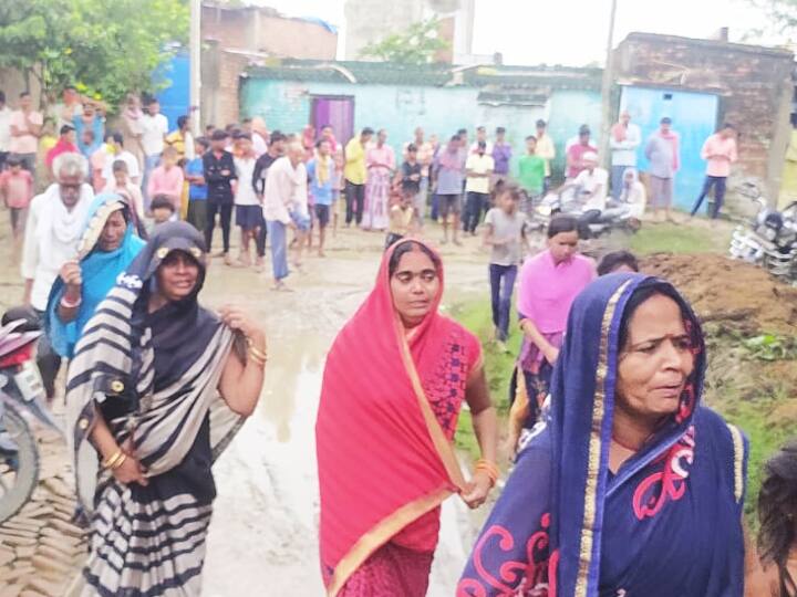 farmer Killed in Gopalganj after calling him from home dead body threw on the side of river bank ann गोपालगंजः किसान को घर से बुलाकर पीट-पीटकर मार डाला, पुलिस से बचने के लिए शव को नदी किनारे फेंका