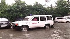 Waterlogging in Kolkata: জলমগ্ন কলকাতার সিএমআরআই হাসপাতাল চত্বর, চরম দুর্ভোগে রোগীরা