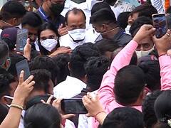 Photo : पुण्यात अजितदादांच्या हस्ते कार्यालय उद्घाटनाच्या कार्यक्रमाला तोबा गर्दी, कोरोना नियमांची पायमल्ली