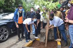 In Pics: बेटे Yug Devgan के साथ मुंबई में पौधे लगाते दिखे अजय देवगन, यहां देखिए शानदार तस्वीरें