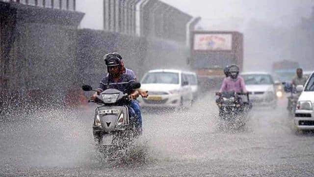 Weather Update: दिल्ली-एनसीआर और यूपी में बारिश के साथ आंधी का अलर्ट, जानिए अपने शहरों के मौसम का हाल