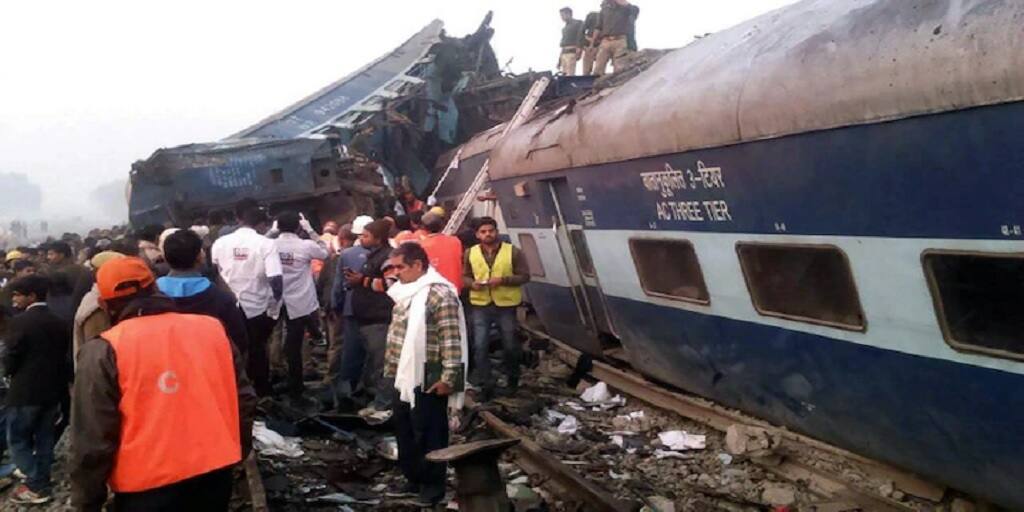 Gyaneshwari Express accident 2010 one person announced dead found alive Allegations submitting fake DNA reports এখনও জীবিত জ্ঞানেশ্বরী এক্সপ্রেস দুর্ঘটনায় মৃতদের ১জন! নকল রিপোর্ট দিয়ে প্রতারণার অভিযোগে আটক