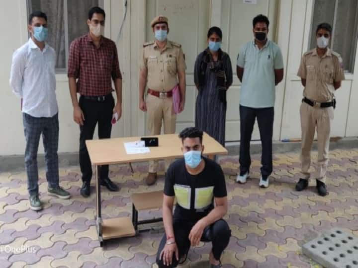 Delhi: Gym Trainer Arrested For Stalking, Harassing Women Online; Used To Send Obscene Videos Delhi: Gym Trainer Arrested For Harassing Over 100 Women Online; Used To Send Obscene Videos, Texts