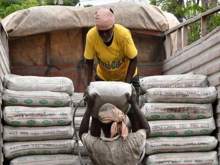 Dalmia Bharat to acquire cement assets of Jaypee Group at an enterprise value of Rs 5,666 crore Dalmia Bharat: कर्ज में डूबी जे.पी.एसोसिएट्स की किस्मत बदलेगा डालमिया ग्रुप, ₹5,666 करोड़ में हुई डील