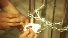 Agra: Paras Hospital के 'कर्मकांडों' की आंच DM तक पहुंची, क्लीन चिट पर उठे सवाल | Mudde Ki Baat