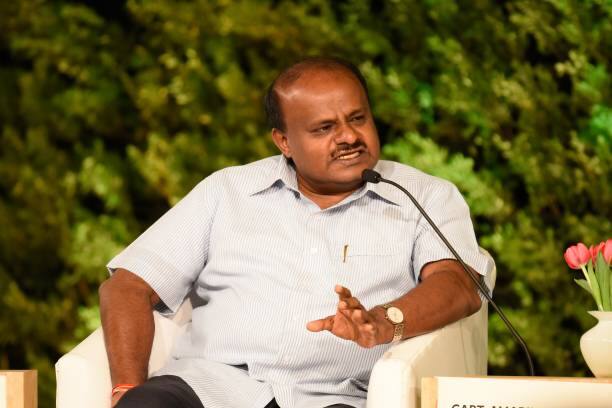 Karnataka Ex-CM HD Kumaraswamy Seeks Stern Action Against Maharasthra Ekikarana Samithi For Calling Govt 'Nalayak' Karnataka Ex-CM HD Kumaraswamy Seeks Stern Action Against Maharasthra Ekikarana Samithi For Calling Govt 'Nalayak'