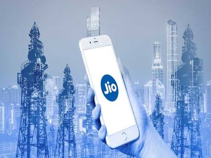 Reliance Industries AGM 2021 may unveil of Jio-Google Smartphones Rs 2500 Reliance  AGM 2021 : ரூ 2500 க்கு ஸ்மார்ட்போன்? - ஜியோவின் அடுத்த மெகா ப்ளான்!