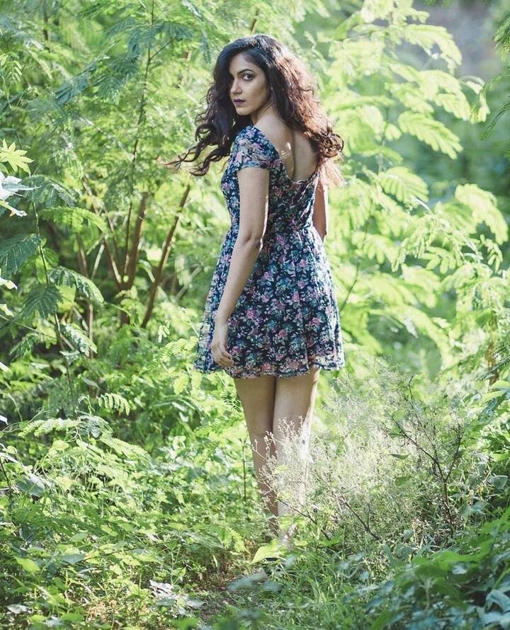 வேஷம் நீ… பொய்கள் நீயே… மாற்றம் நீ… நான் உடைந்தேனே…