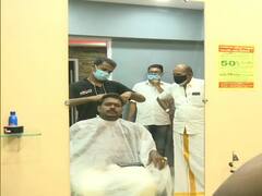 वैक्सीन लगवाने वाले ग्राहकों को 50 फीसदी छूट दे रहा ये सैलून, सर्टिफिकेट दिखाकर लें ऑफर का फायदा 