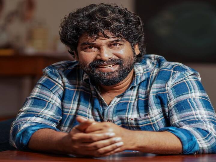 தனது விருது பெற்ற திரைப்படமான ‘ஜோசப்’ படத்தில் ‘பாண்டு பாதவரம்பத்திலூட்’  என்ற பாடலை பாடியுள்ளார்