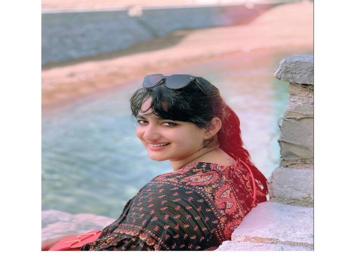 எனக்காக என்னை பற்றி யோசிக்க தான் நீ வந்தாய் அழகாகாக என்னை மாற்றி உருவம் நீ