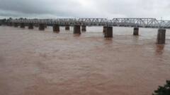 UP Rains: कई जिलों में बाढ़ का खतरा, उफान पर नदियां, अलर्ट जारी