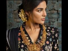 Samyuktha menon Pics: ஆழி சூழ்ந்த உலகிலே யாவும் அழகாச்சே - சம்யுக்தா மேனன் க்ளிக்ஸ்