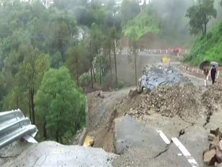 U'khand: Newly Constructed Section Of Road On Rishikesh-Gangotri National Highway Damaged In Rains U'khand: Newly Constructed Section Of Road On Rishikesh-Gangotri National Highway Damaged In Rains