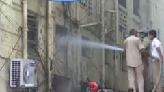 Lucknow: PNB Hazratganj Bank के ATM में आग लगने से हड़कंप, मौके पर पहुंची दमकल की गाड़ियां