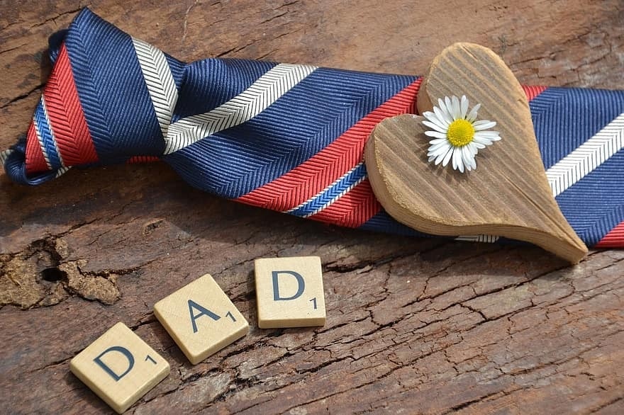 Happy Fathers Day 2021 Images: आज है पिता के साथ रिश्ते का खास दिन,  इन स्पेशल इमेज और स्टिकर से कीजिए विश