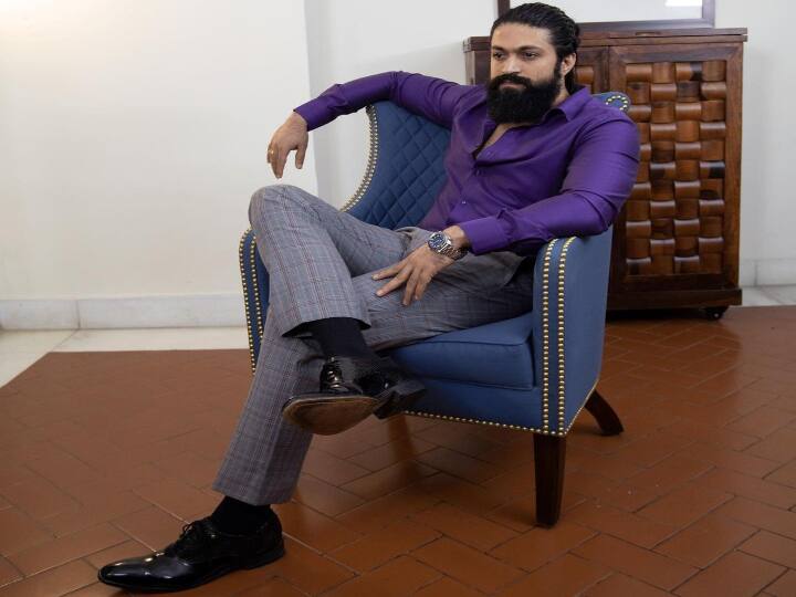 யஷ் தனது முதல் தொடரான நந்தா கோகுலாவின் தொடரில் தனது மனைவி ராதிகாவை சந்தித்தார்