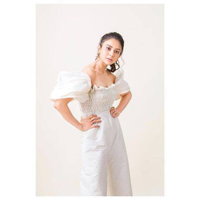 वहीं रिपोर्ट में ये दावा किया गया है कि रकुल ने एक इंटरव्यू में कहा था कि उन्हें तेलुगु फिल्मों के लिए फिलहाल कोई ऑफर नहीं मिल रहे हैं क्योंकि वो 