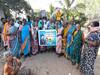 கூலித் தொழிலாளர்களுக்கு மாத உதவித் தொகை வழங்கும் விஜய் ரசிகர்கள்