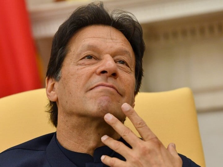 Imran Khan evades question whether Pakistan is controlling Taliban क्या तालिबान को नियंत्रित कर रहा है पाकिस्तान, इस सवाल से मुंह छिपाकर चले गए पीएम इमरान खान