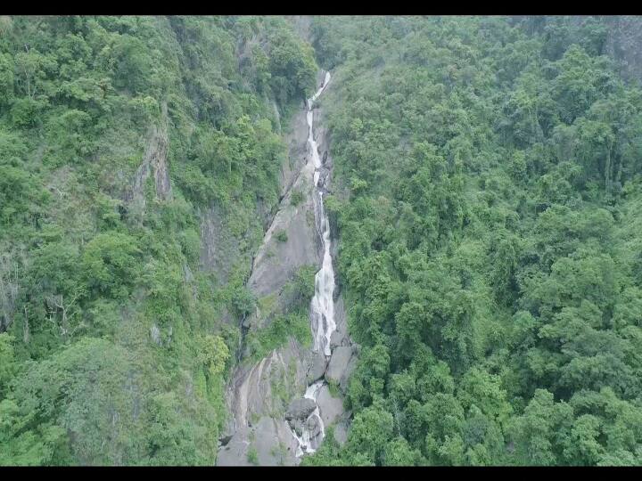 மேற்கு தொடர்ச்சி மலைகளில் இருந்து ஓடி வரும் கோவை குற்றாலம் அருவிகள்
