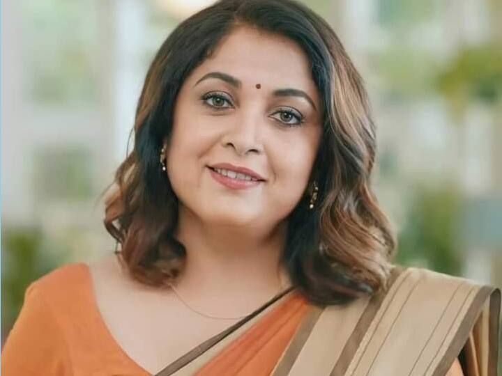 இறுதியாக தமிழில் சூப்பர் டீலக்ஸ் படத்தில, வித்தியாசமான கேரட்க்டரில் நடித்து அசத்தினார்.