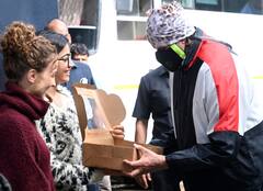 Father's Day 2021: एली अवराम और रश्मिका मंदाना ने फादर्स डे पर अमिताभ बच्चन को दिया सरप्राइज, बिग बी ने खुद शेयर की हैं ये तस्वीरें