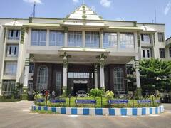 கரூர் : “காணொளி குறைதீர் கூட்டம்” வழியாக பொதுமக்களின் கோரிக்கைகளை கேட்டறிந்தார் ஆட்சியர்..!