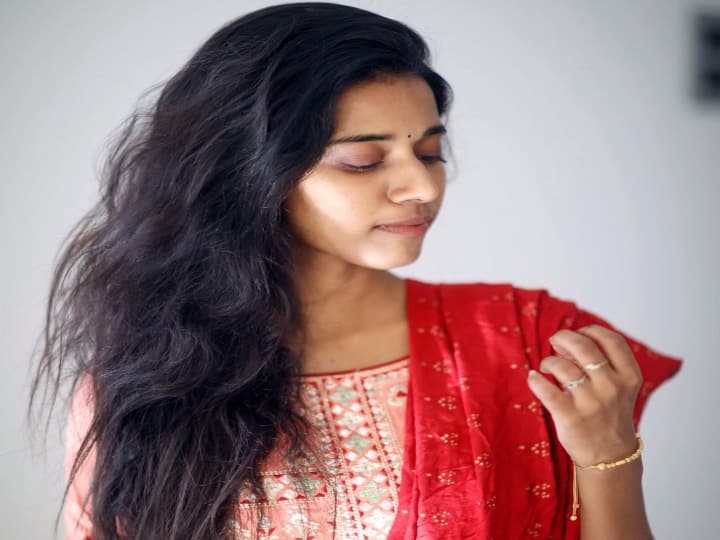 பிரியங்கா 11 வயதில் சூப்பர் சிங்கர் ஜூனியர் சீசன் 2-வில் பங்கேற்றார்