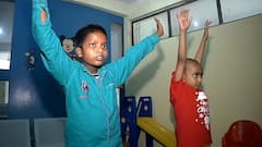 Kolkata के इस अस्पताल में Cancer पीड़ित बच्चों को Therapy के साथ-साथ कराई जाती है Yoga