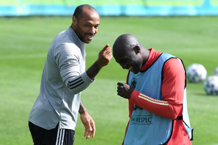 Thierry Henry Shows How It's Done, Belgium Coach Scores Off A Curved Free-Kick During Training [WATCH] Thierry Henry Shows How It's Done, Belgium Coach Scores Off A Curved Free-Kick During Training [WATCH]