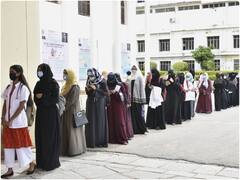 नई गाइडलाइंस लागू होने के पहले ही दिन 80 लाख से ज्यादा लोगों को लगी वैक्सीन, PM बोले- वेल डन इंडिया; देखें तस्वीरें